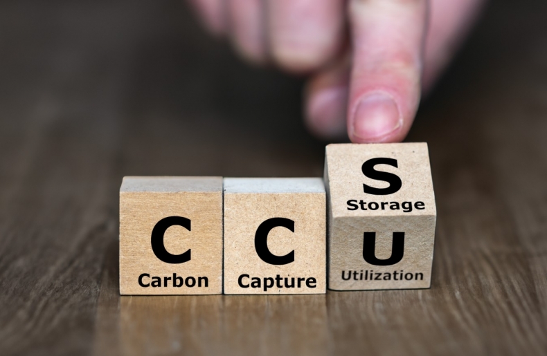 How to grow the CCS industry, going from well-intentioned aspirations to commercial scale implementation How to grow the CCS industry, going from well-intentioned aspirations to commercial scale implementation