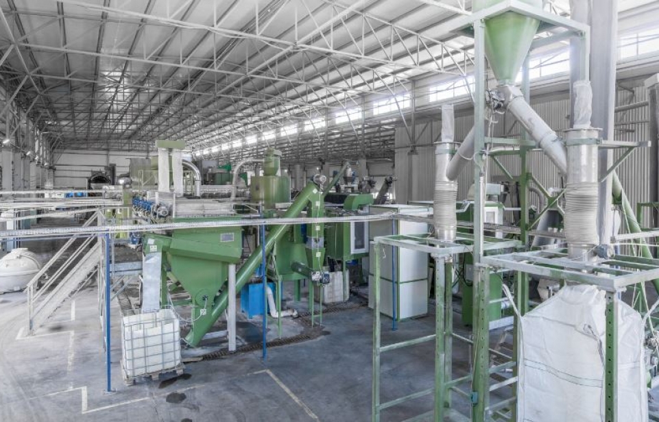 NexantECA processing and recycling of plastic bottles. PET recycling plant